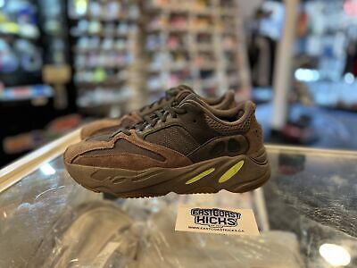Preowned Adidas Yeezy 700 Mauve Size 8.5