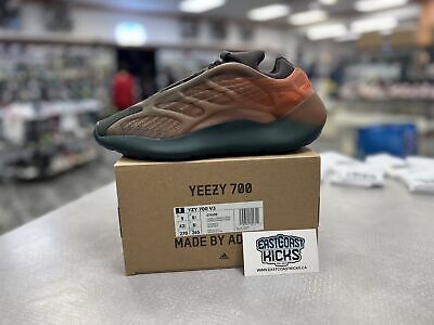 Adidas Yeezy 700 V3 Copper Fade Size 9
