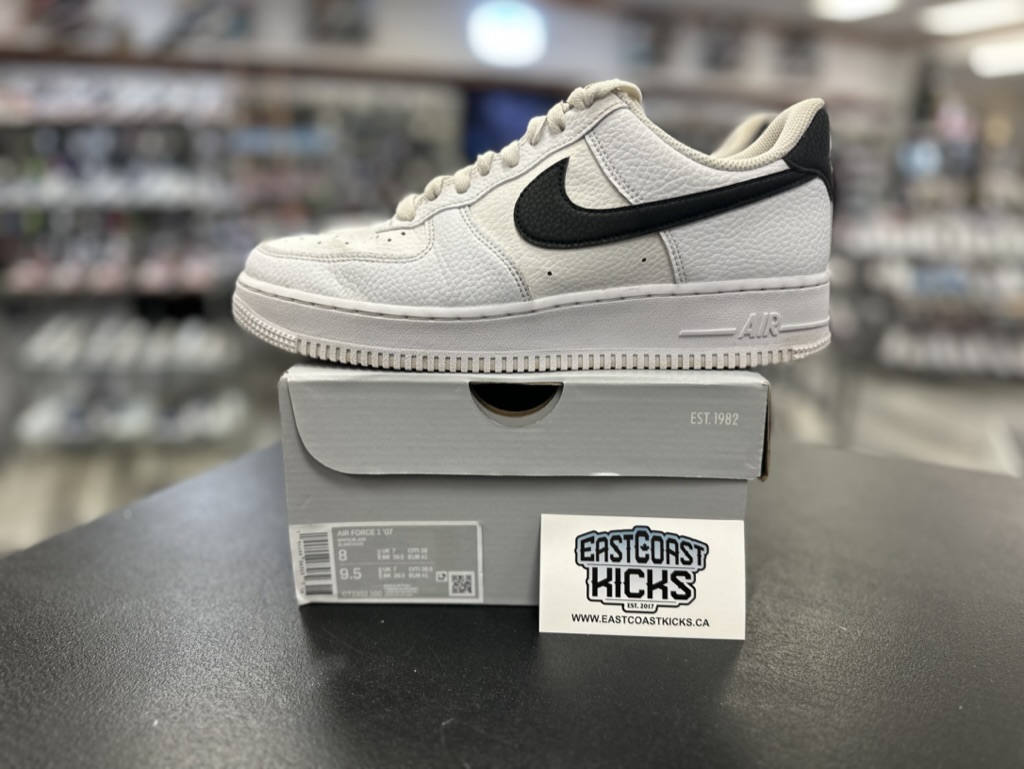 Preowned Nike Air Force 1 Low ’07 White Black Pebbled Leather Size 8
