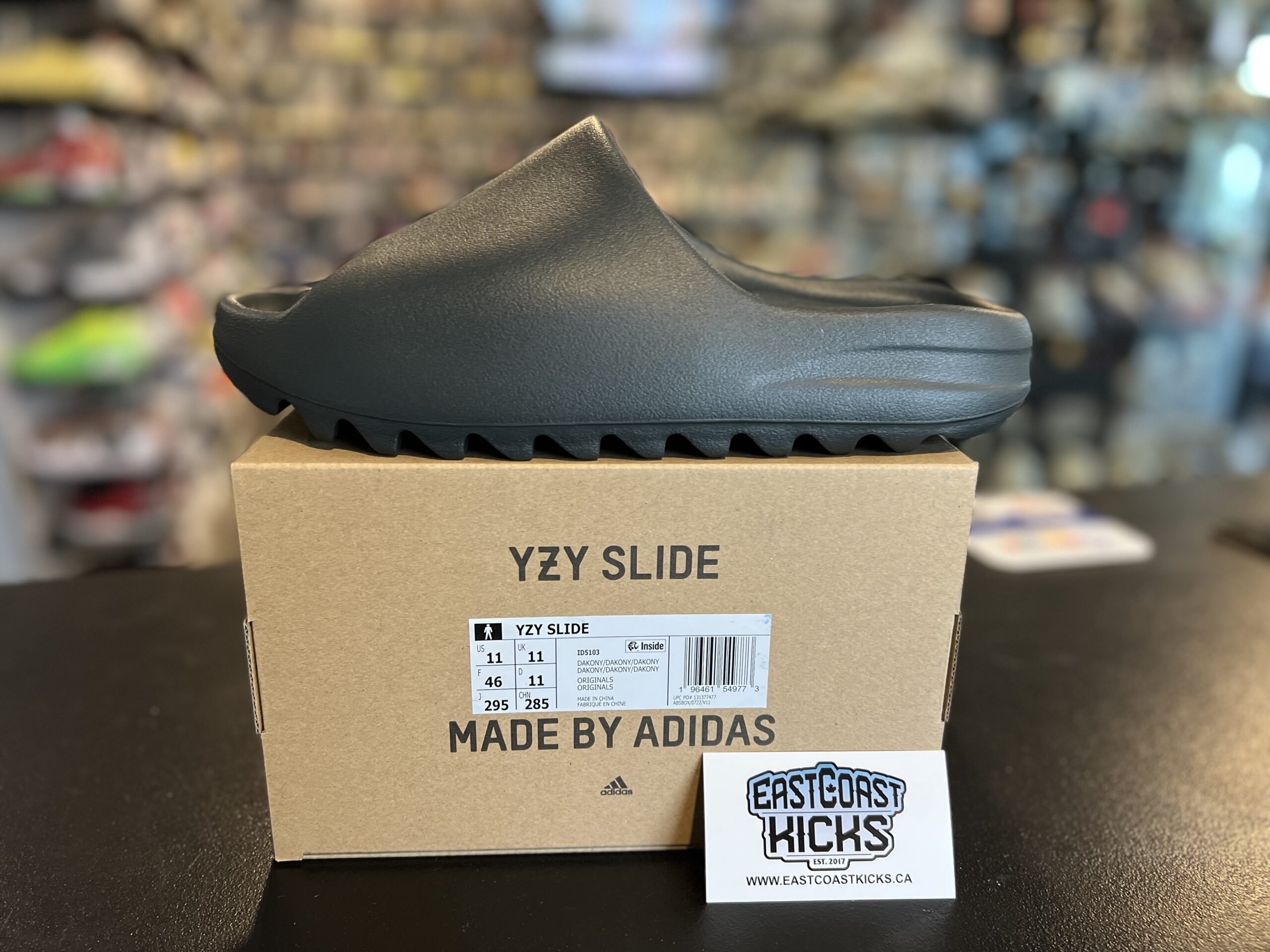 Adidas Yeezy Slide Dark Onyx Size 11