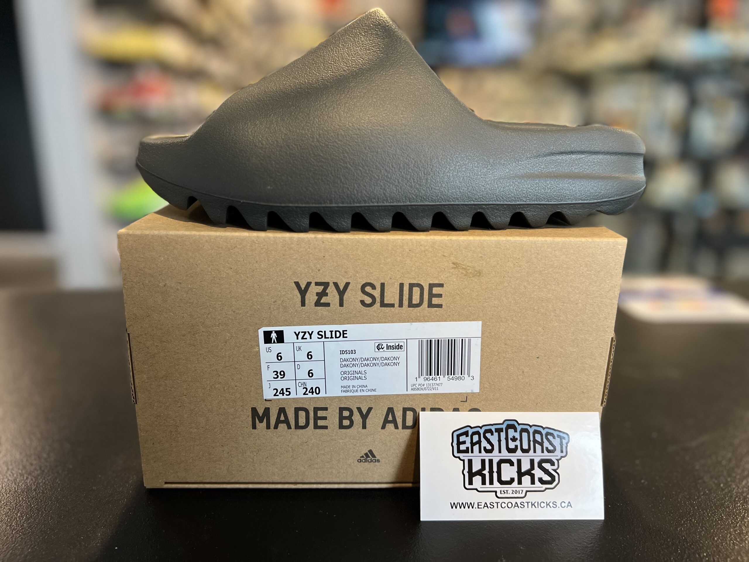 Adidas Yeezy Slide Dark Onyx Size 6