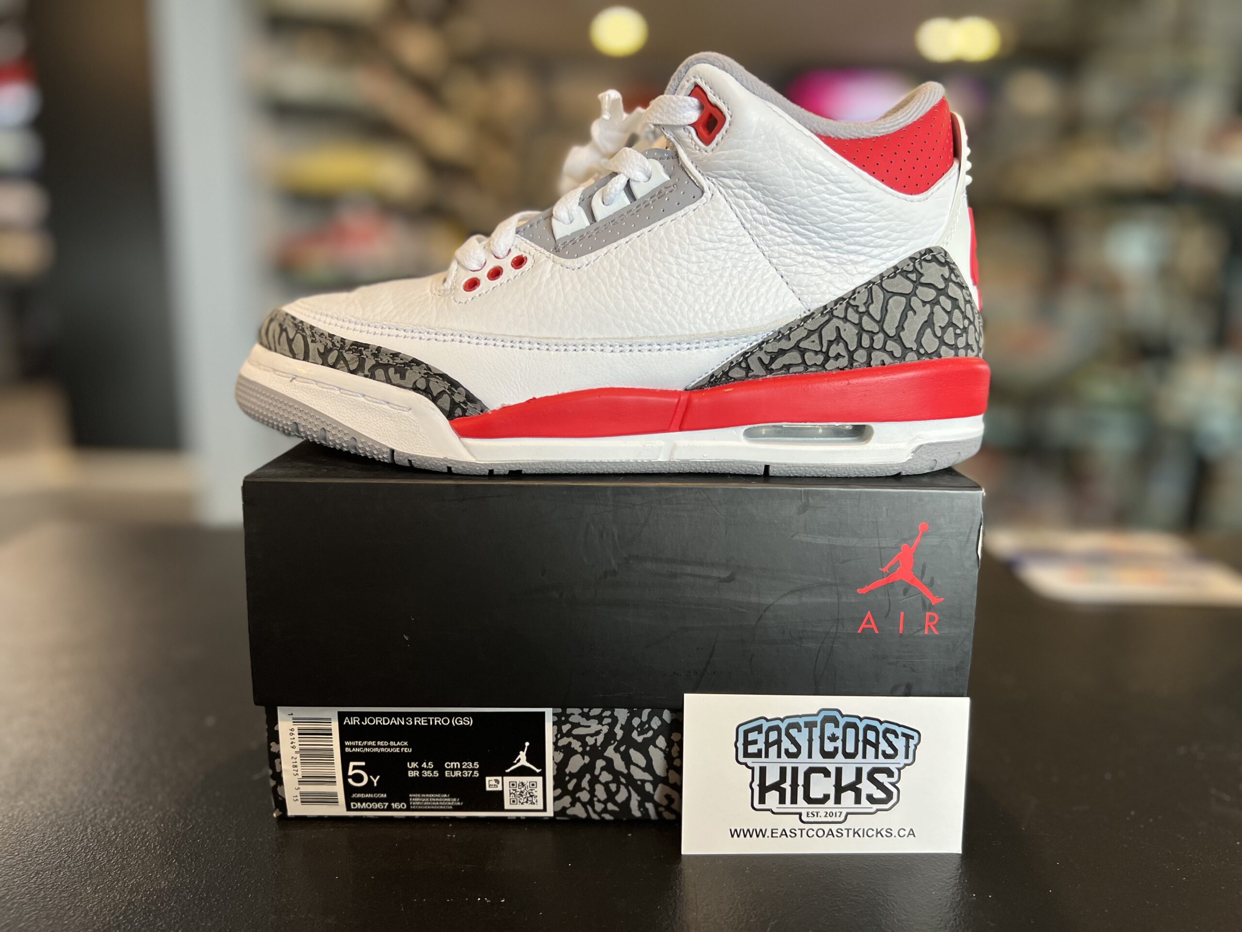 Preowned Jordan 3 Retro Fire Red Size 5Y