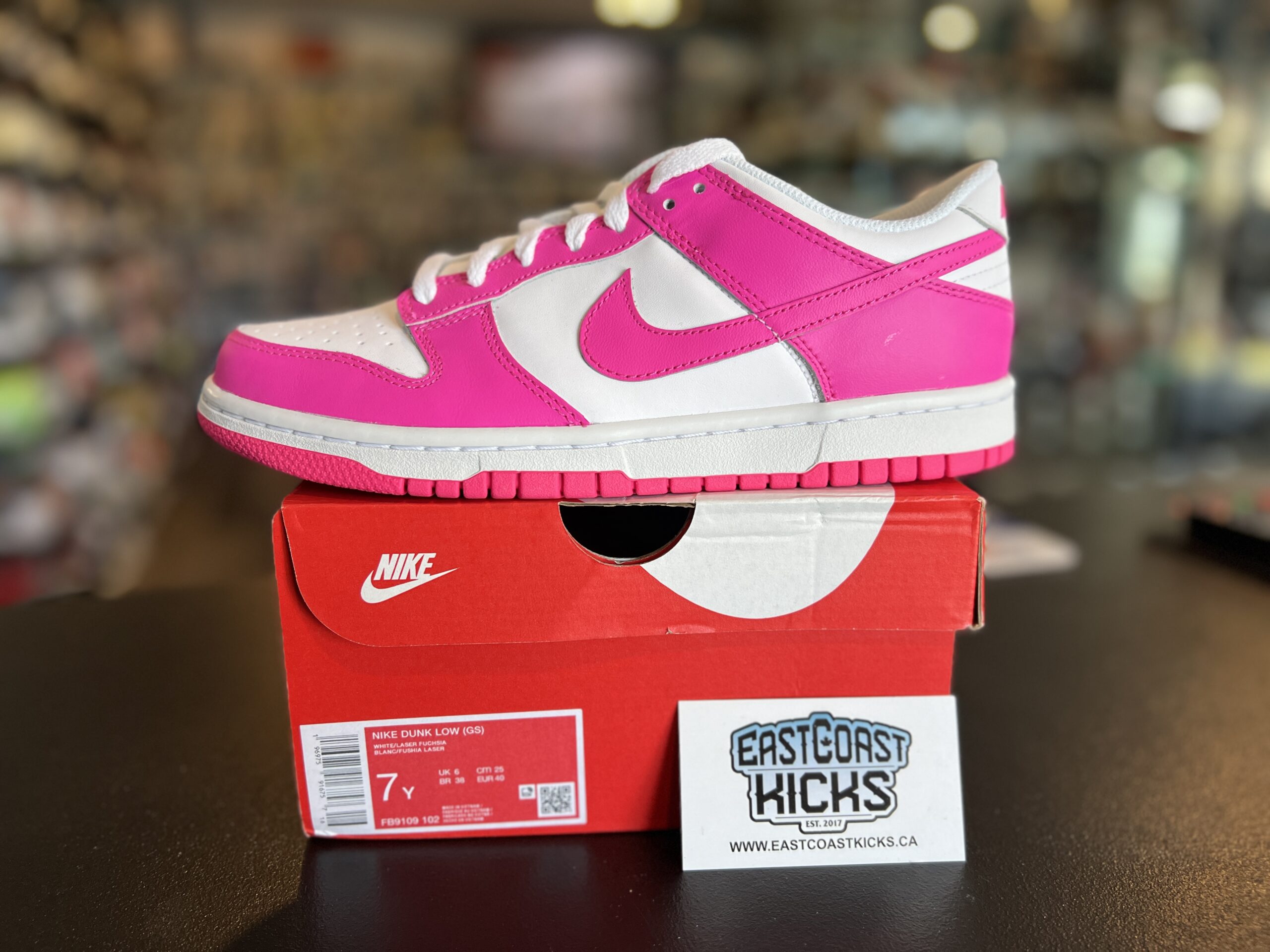 Nike Dunk Low Active Fuchsia Size 7Y