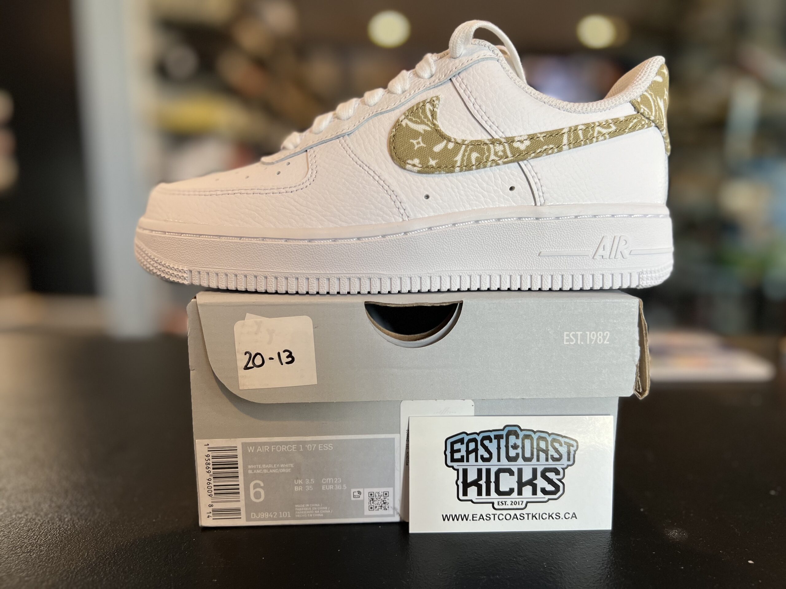Nike Air Force 1 Low White Barely Size 6w/4.5Y