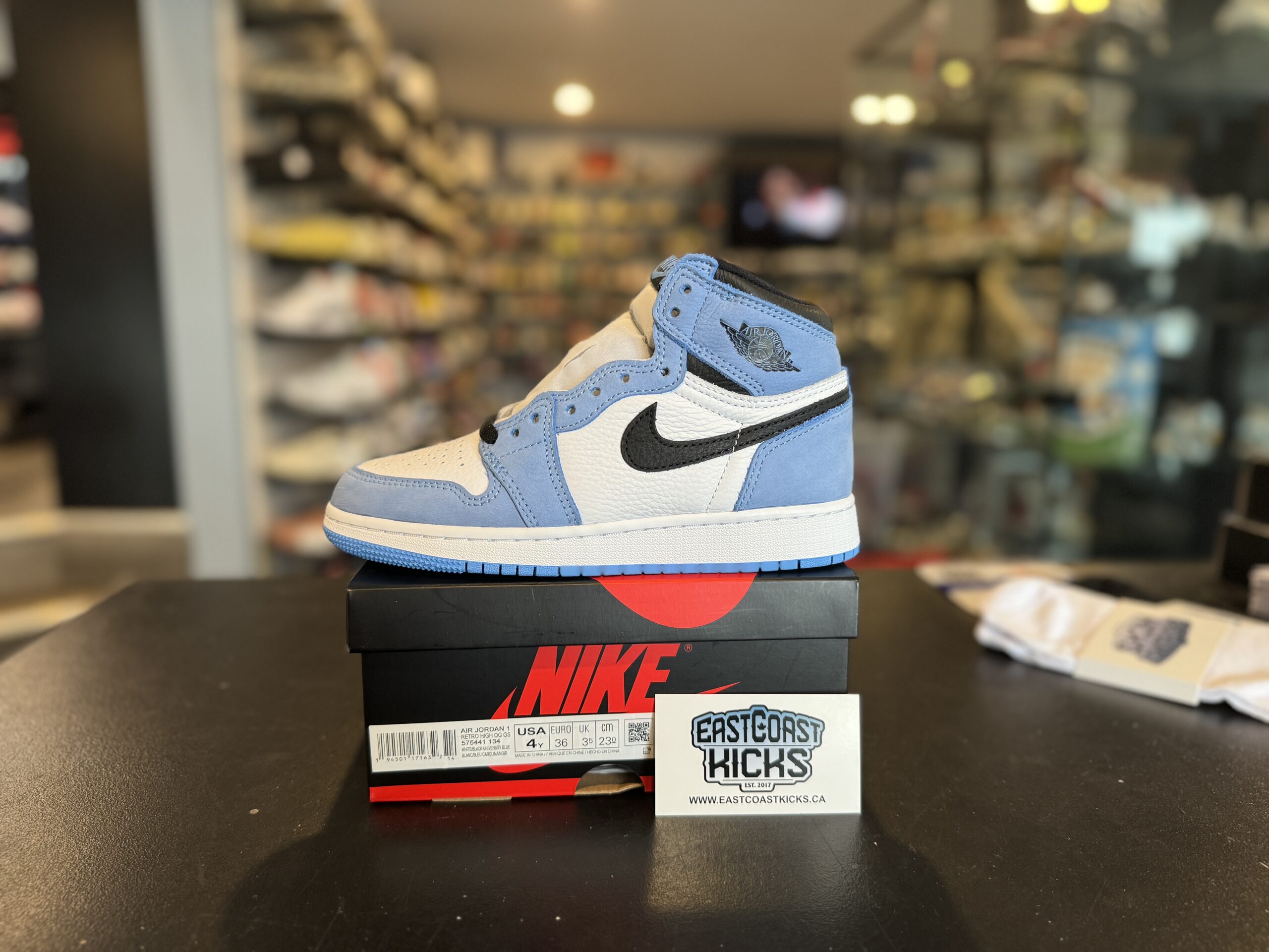 Jordan 1 Retro High OG University Blue Size 4Y