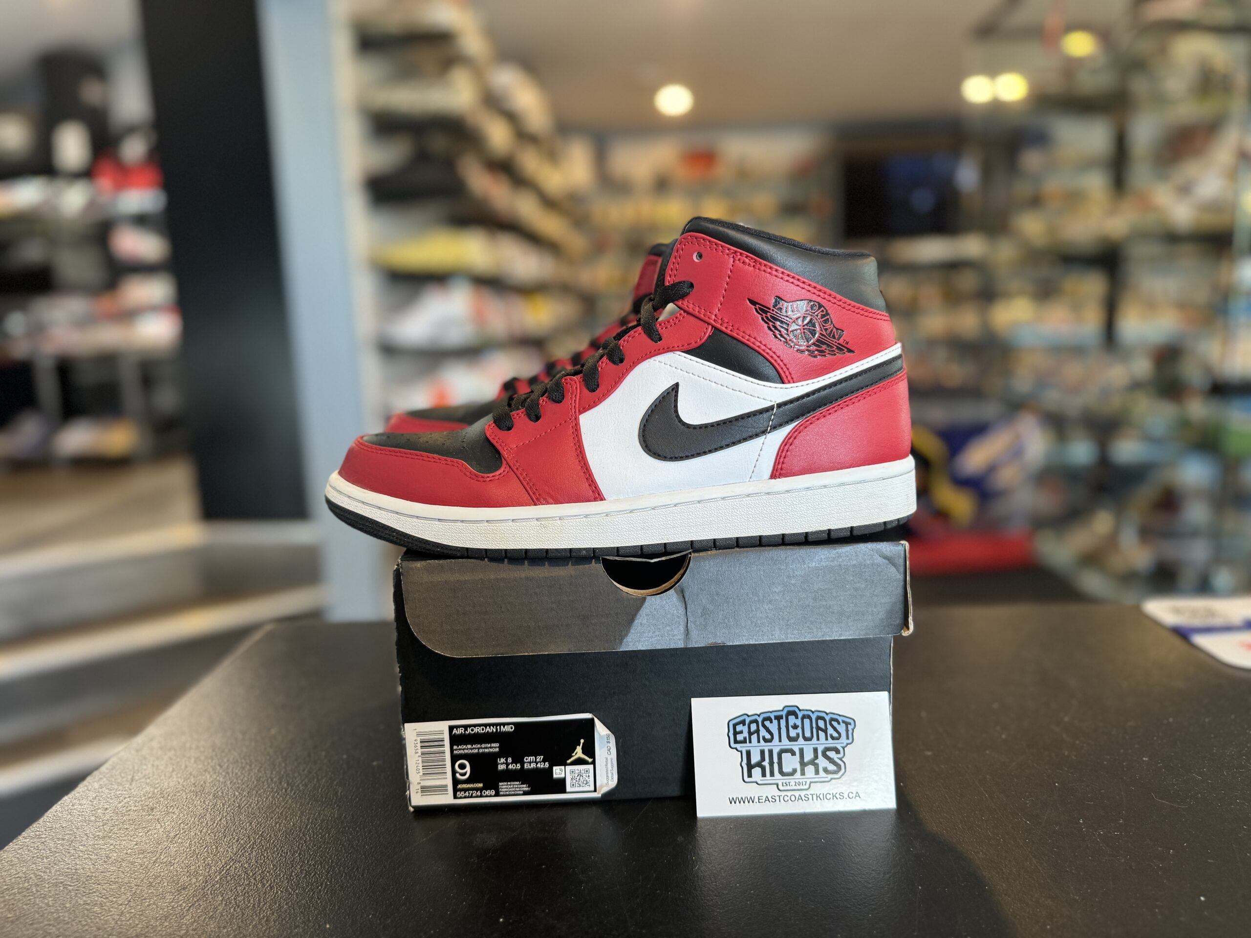 Preowned Jordan 1 Mid Chicago Toe Size 9