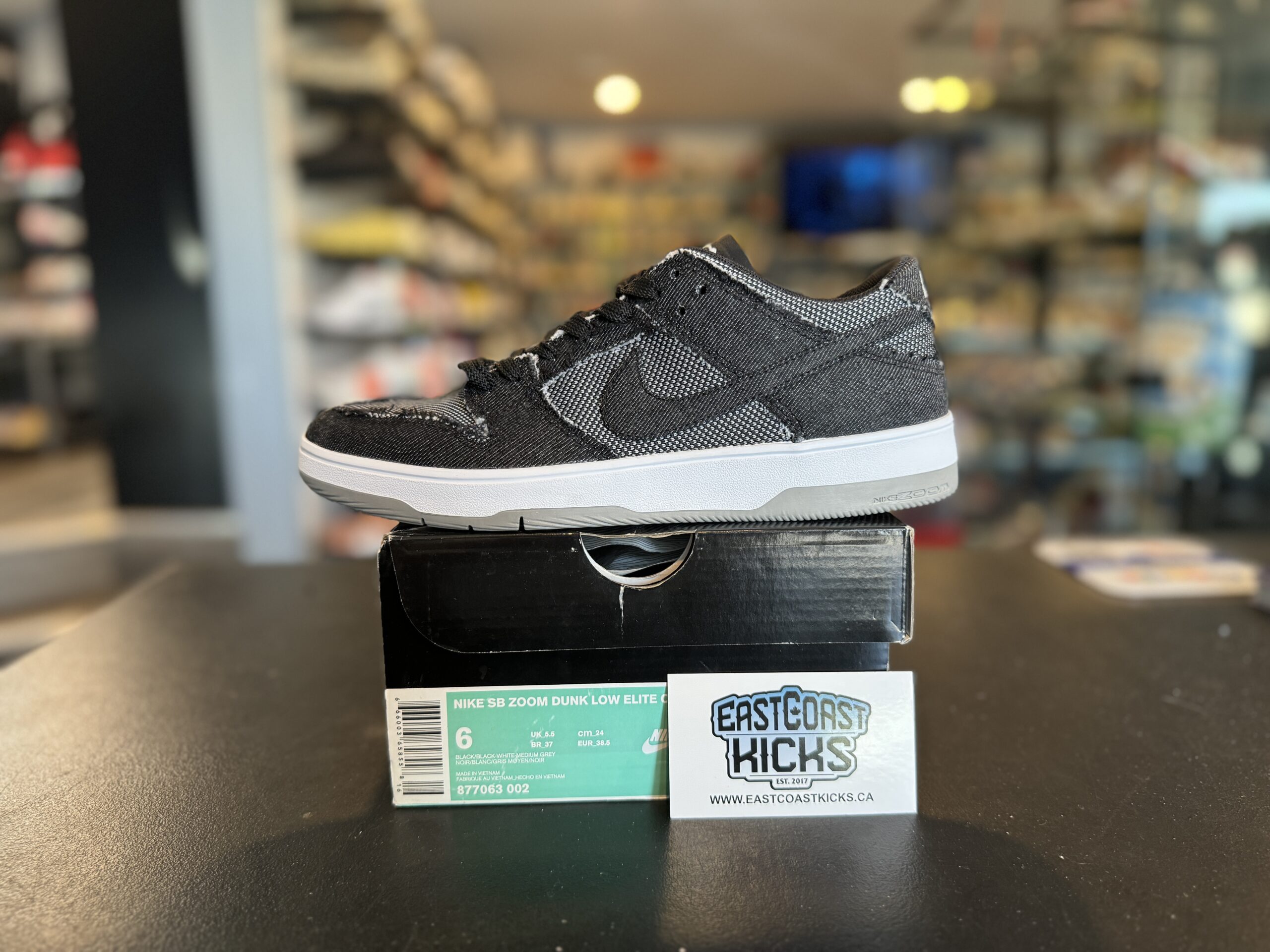 Preowned Nike SB Dunk Low Elite Medicom Bearbrick Size 6