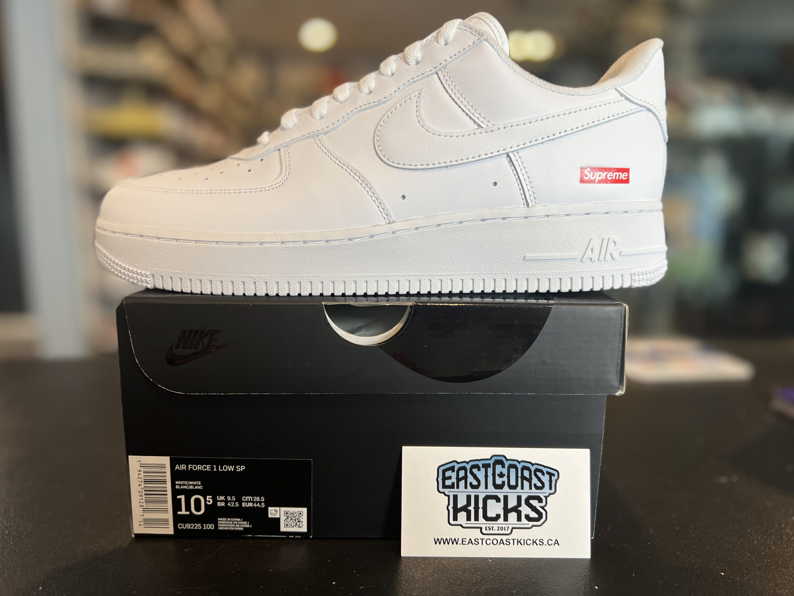 Nike Air Force 1 Low Supreme White Size 10.5