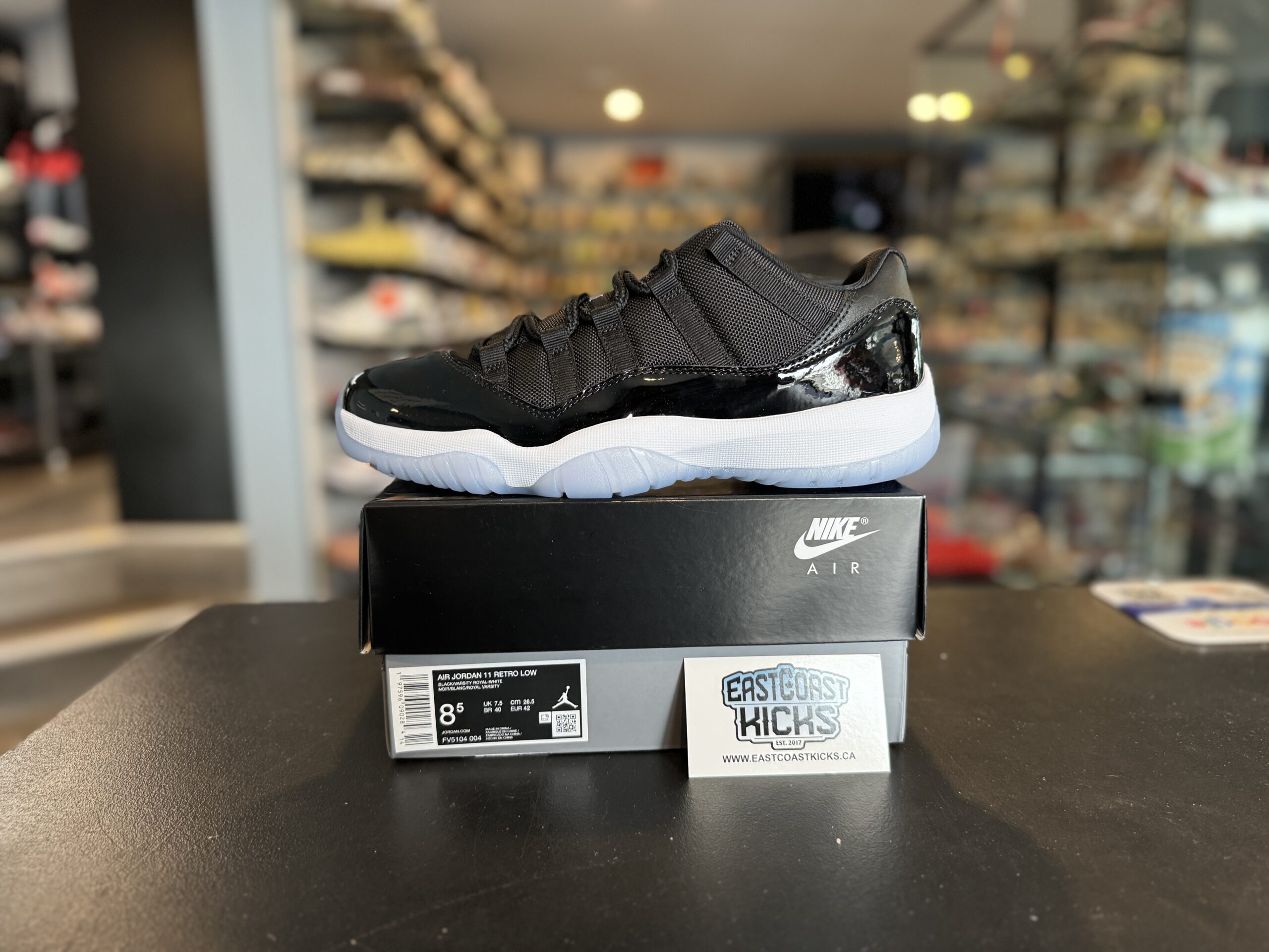 Jordan 11 Retro Low Space Jam Size 8.5