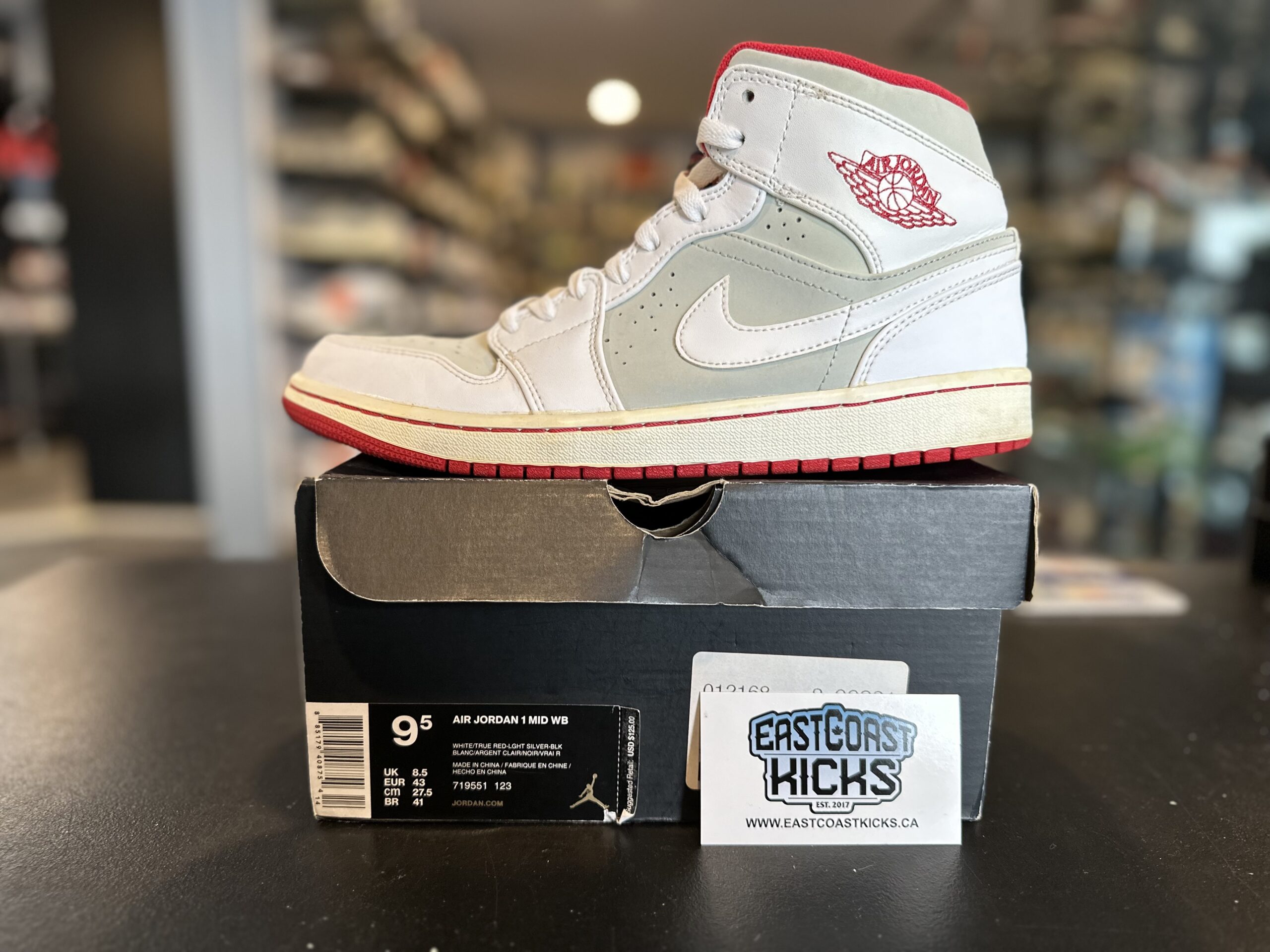 Preowned Jordan 1 Retro Hare Jordan (2015) Size 9.5