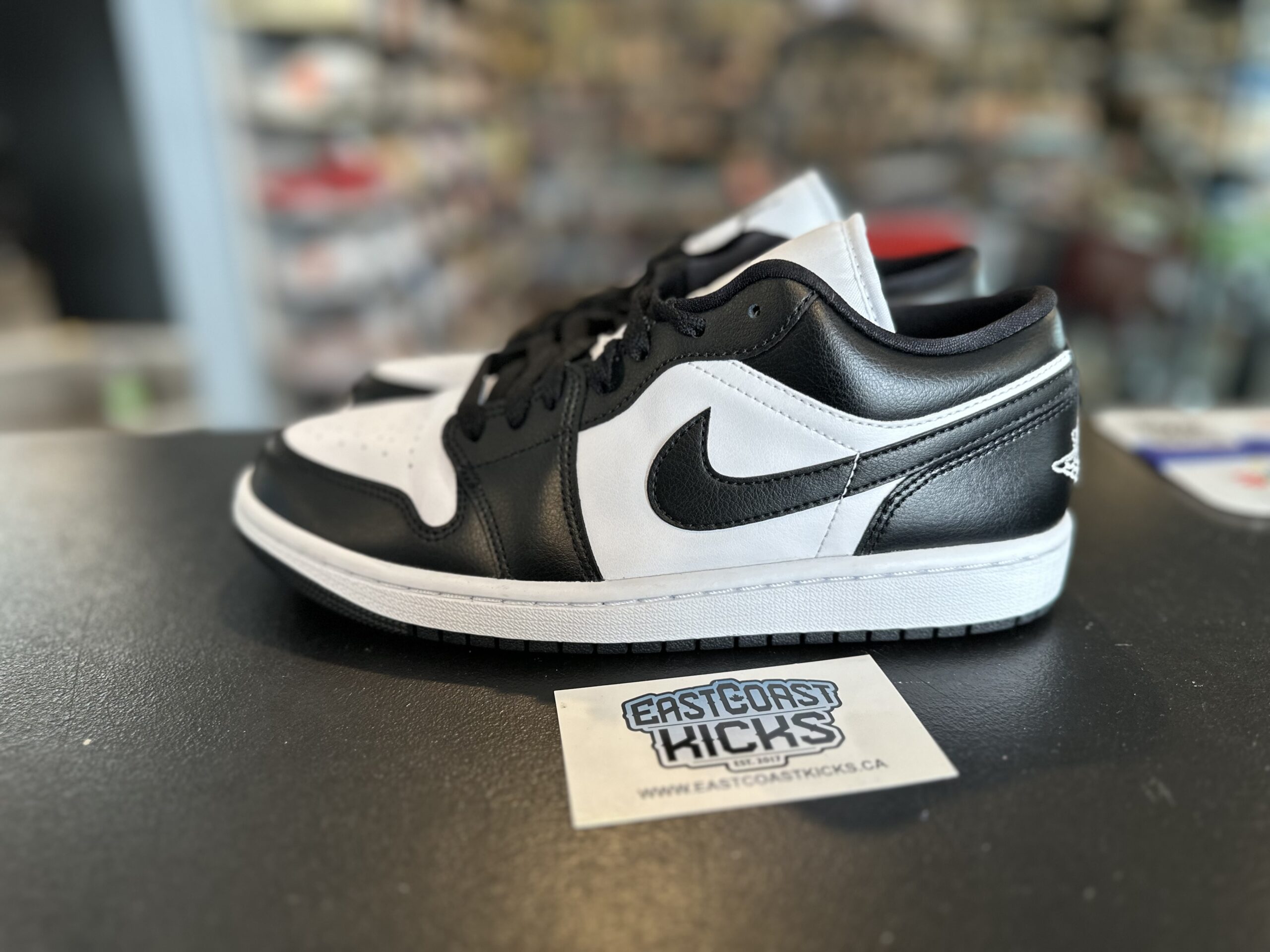 Preowned Jordan 1 Low Panda Size 8.5w/7Y