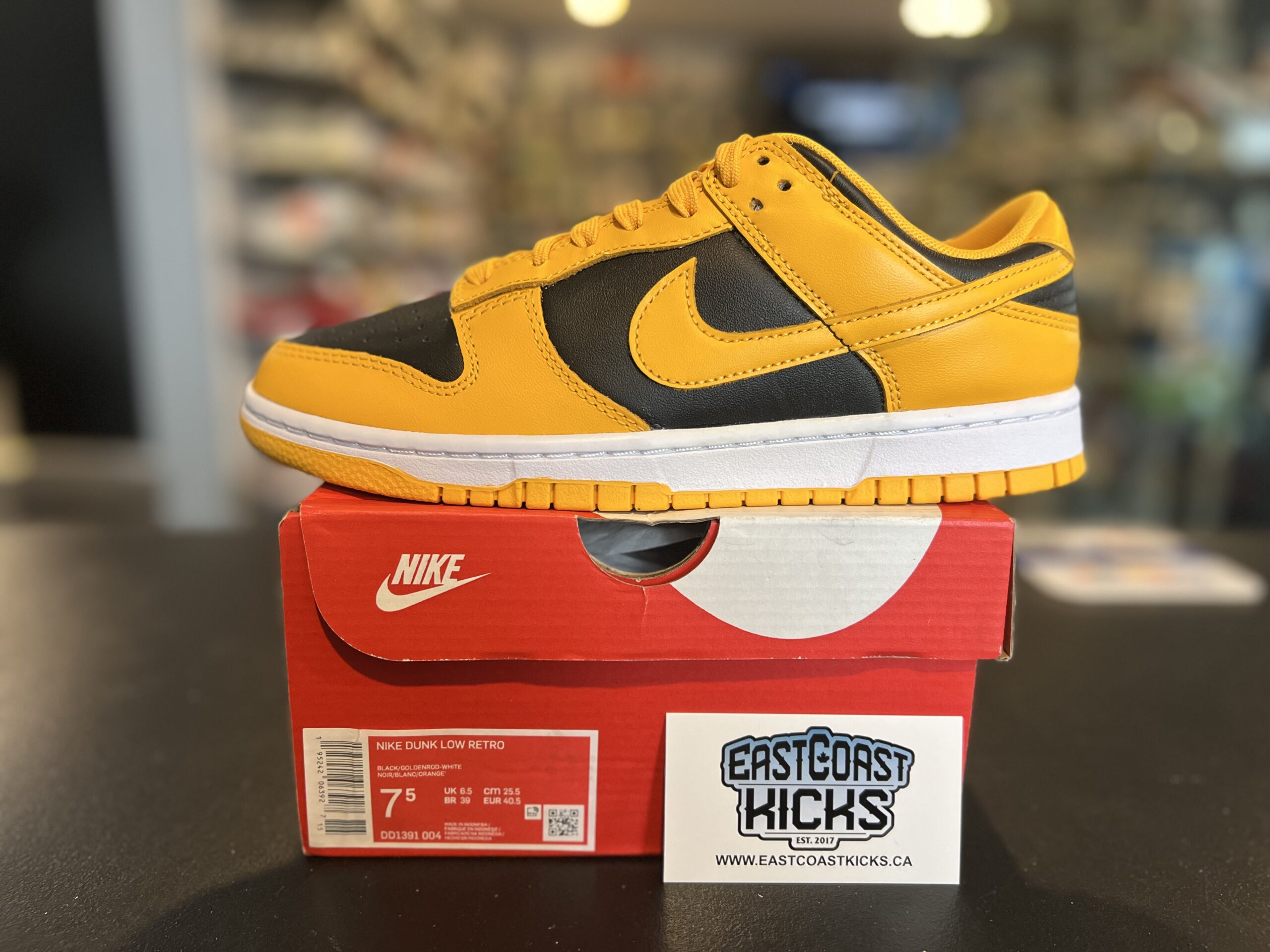 Nike Dunk Low Championship Goldenrod Size 7.5