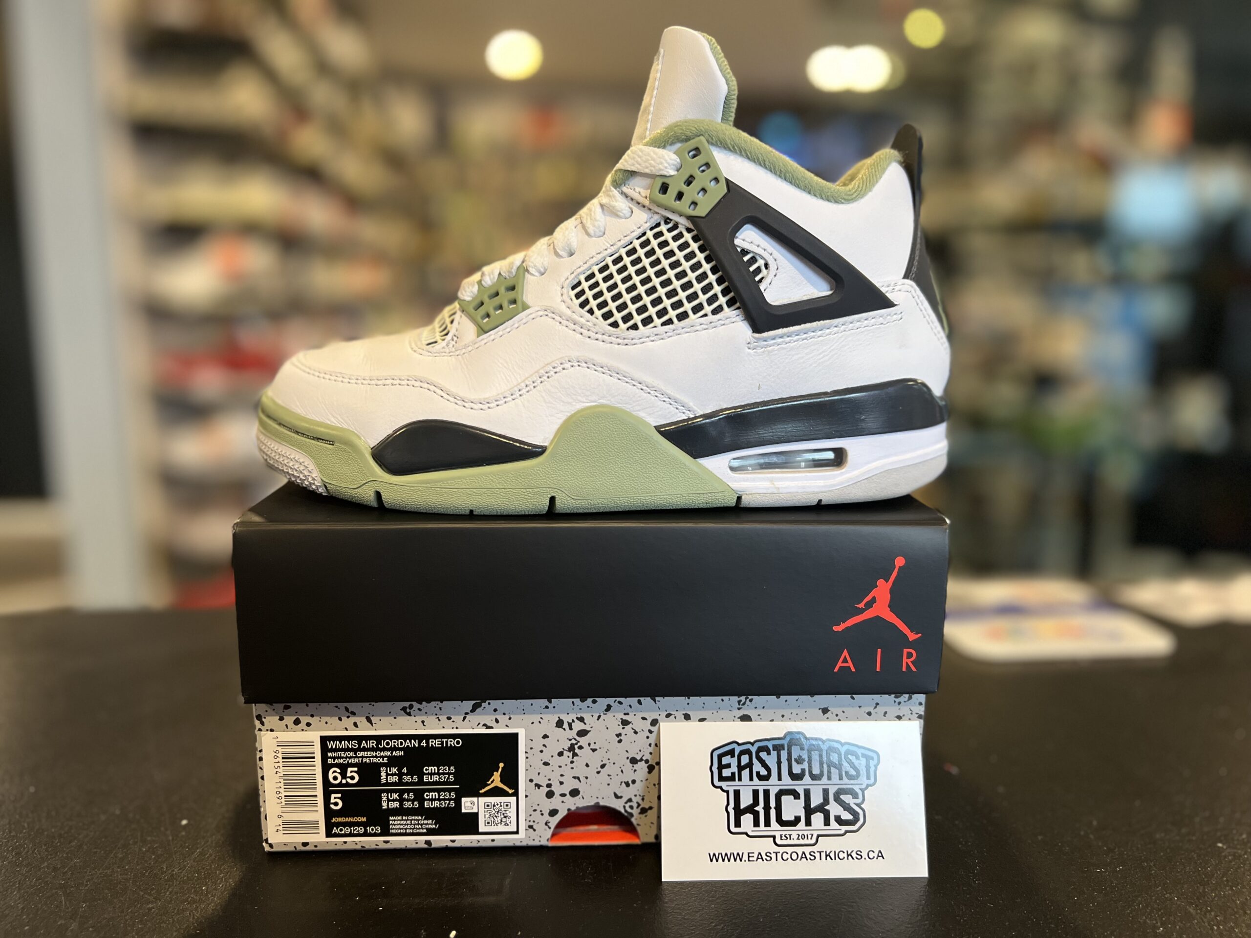 Preowned Jordan 4 Retro Seafoam Size 6.5w/5Y