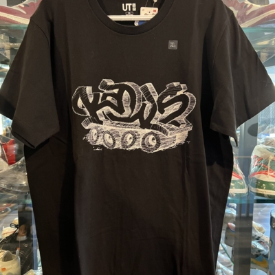 Kaws Uniqlo Wordmark Grafitti Tee Black Size XL