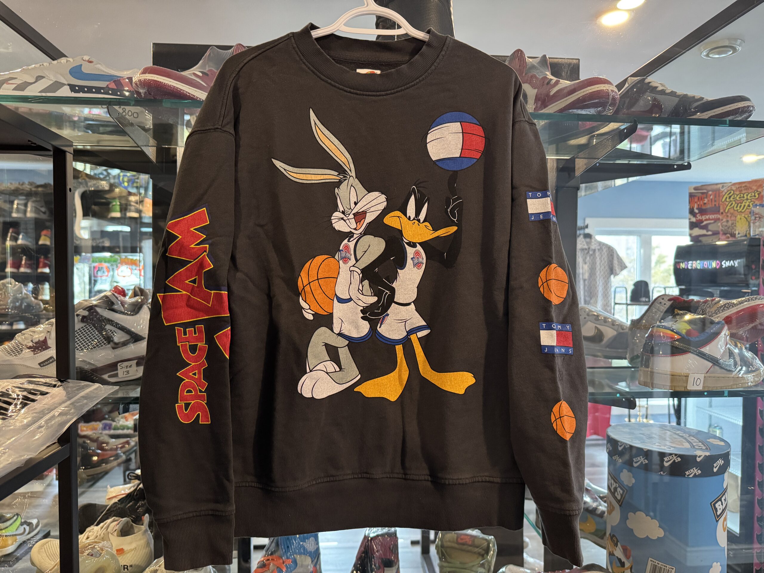 Preowned Tommy Hilfiger Space Jam Crewneck Black Size M