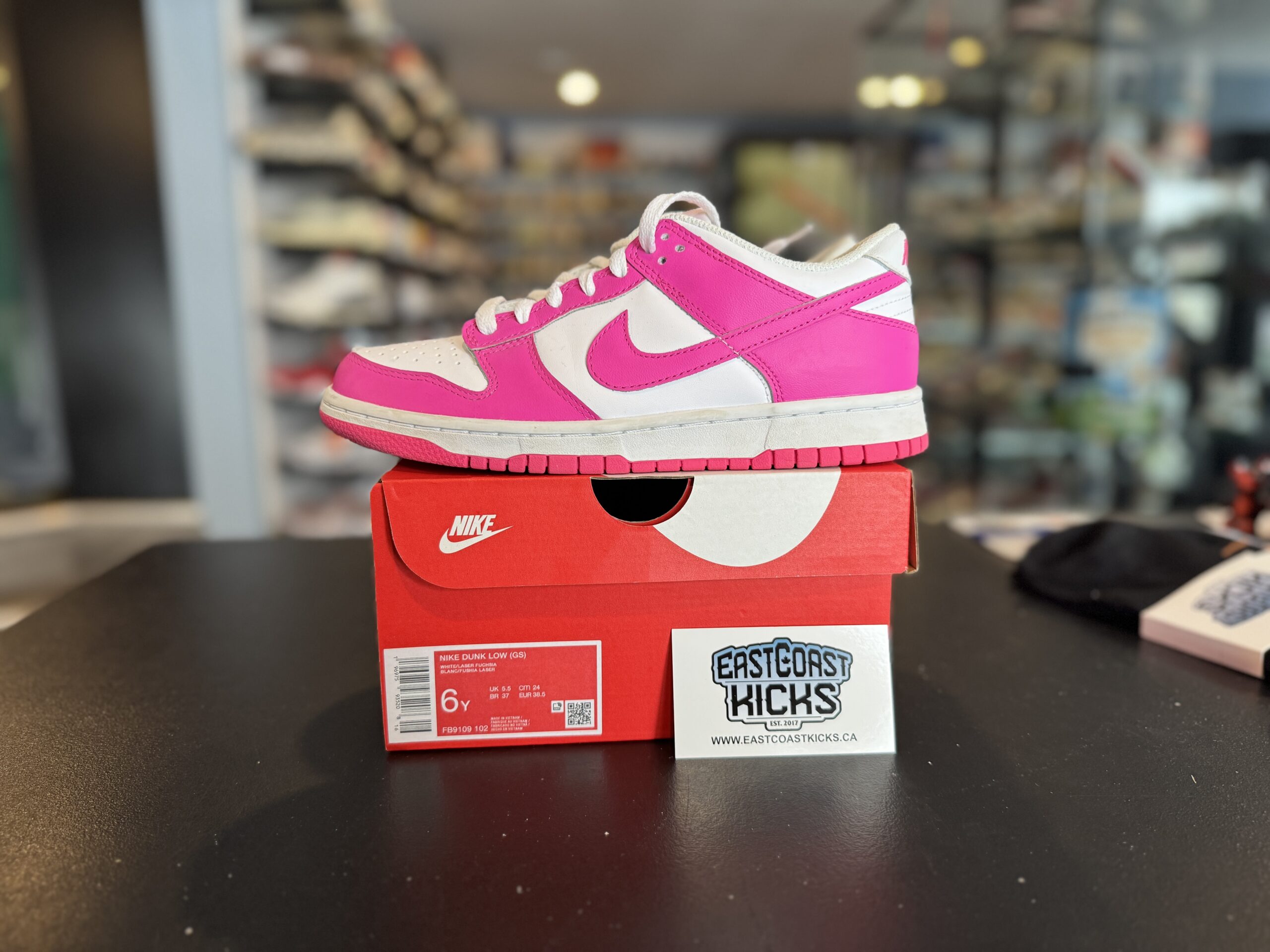 Preowned Nike Dunk Low Laser Fuchsia Size 6Y