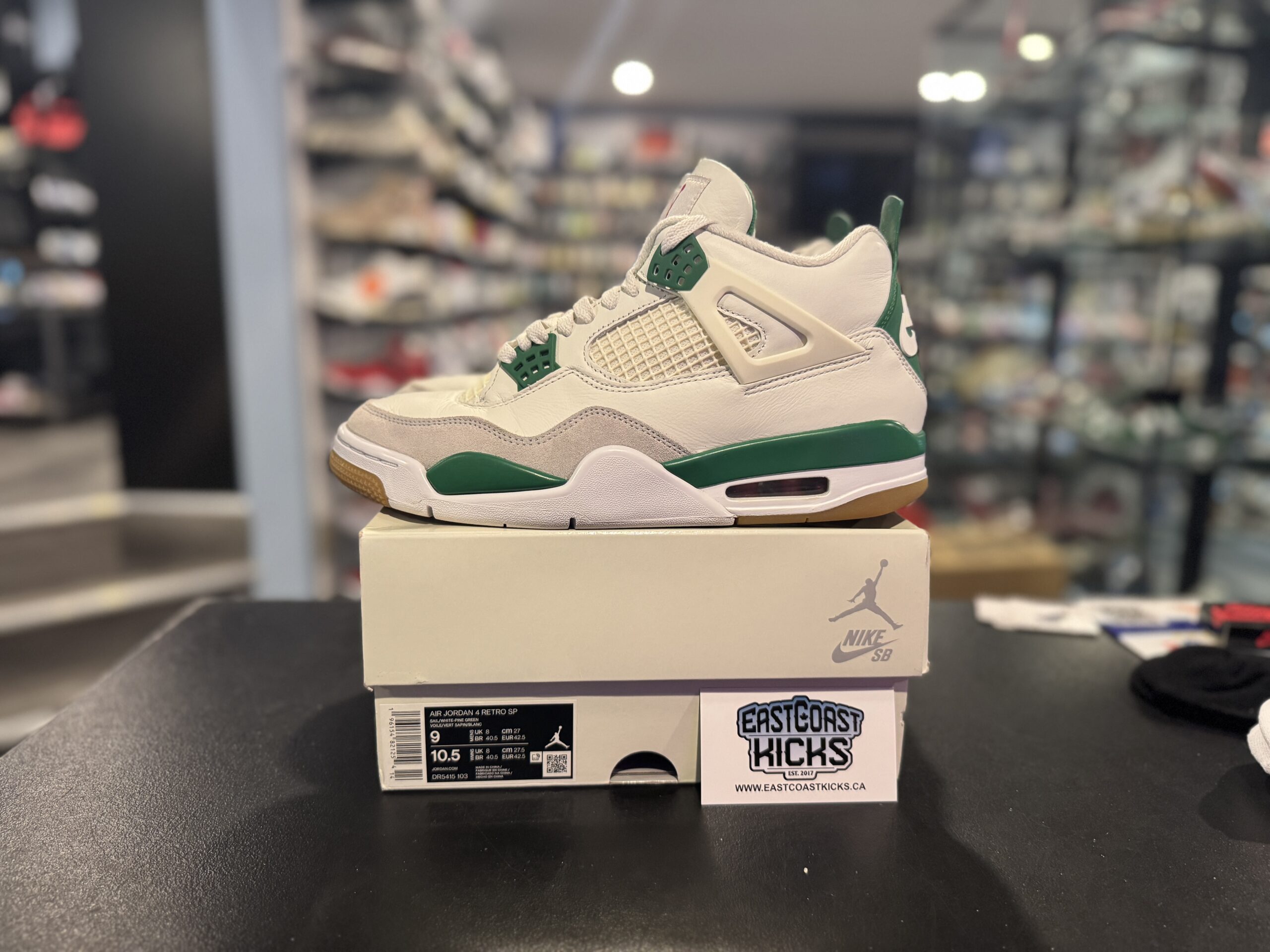 Preowned Jordan 4 Retro SB Pine Green Size 9