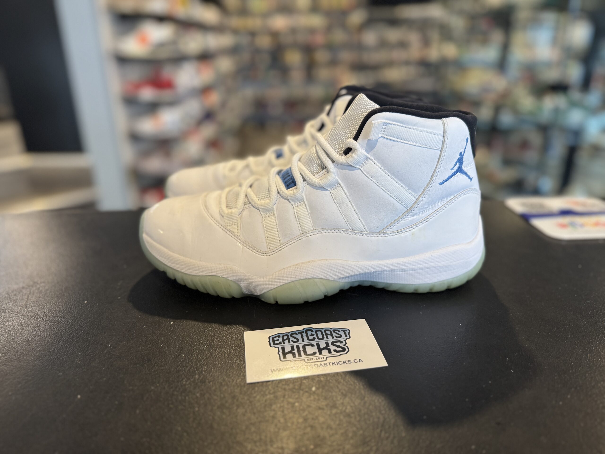 Preowned Jordan 11 Retro Legend Blue Size 9.5