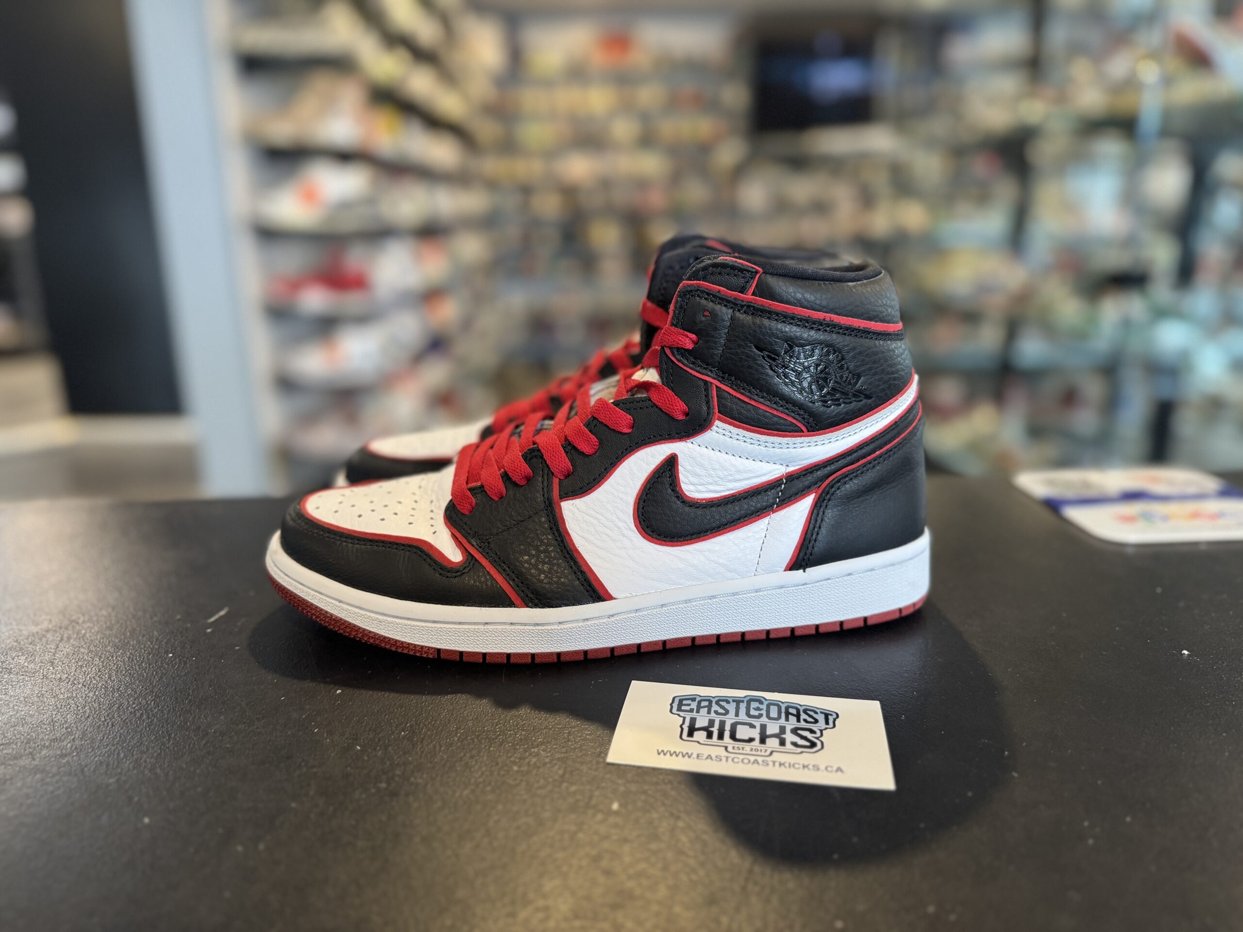 Preowned Jordan 1 Retro High Bloodline Size 9.5