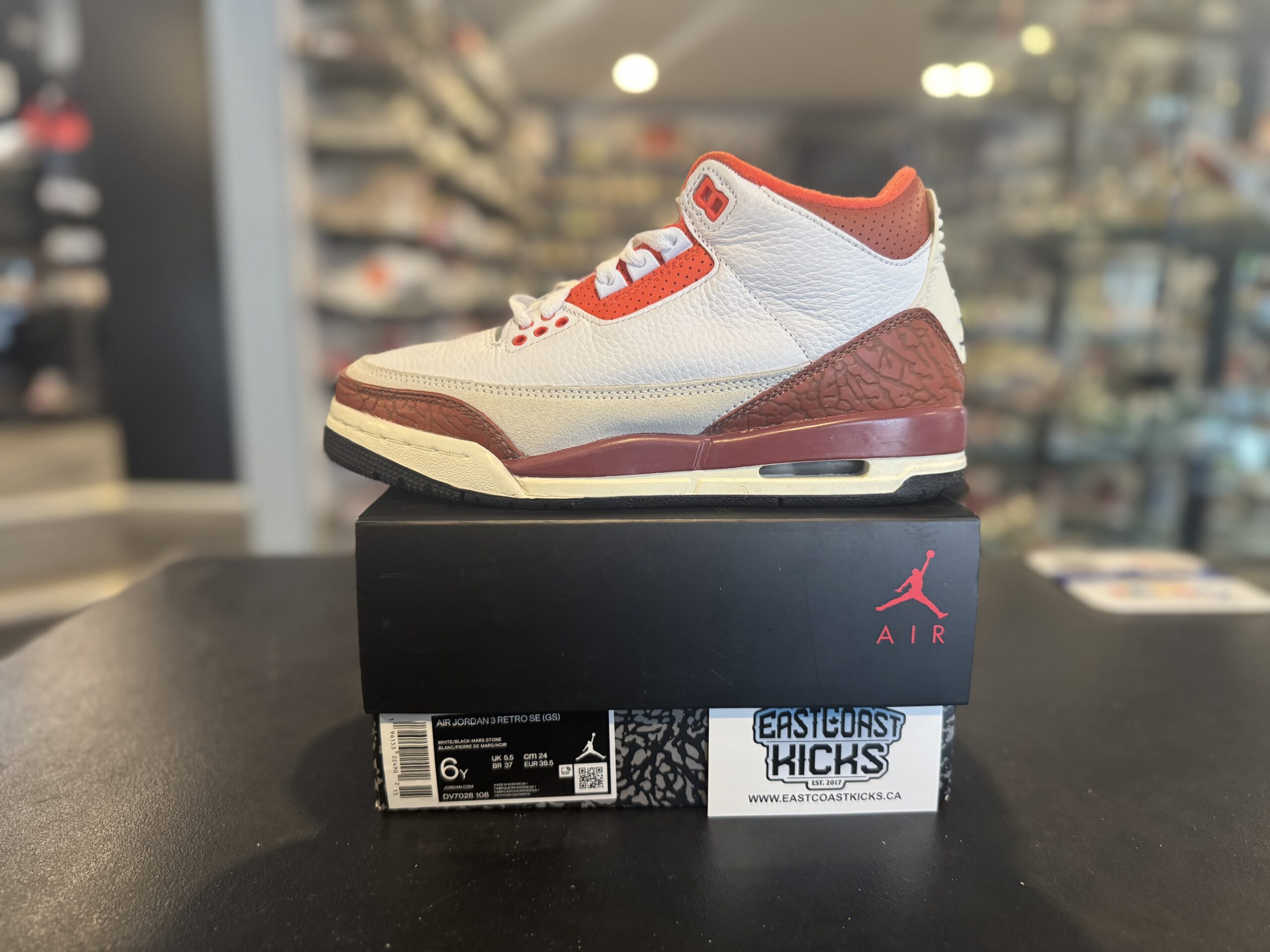 Preowned Jordan 3 Retro SE Dunk On Mars Size 6Y