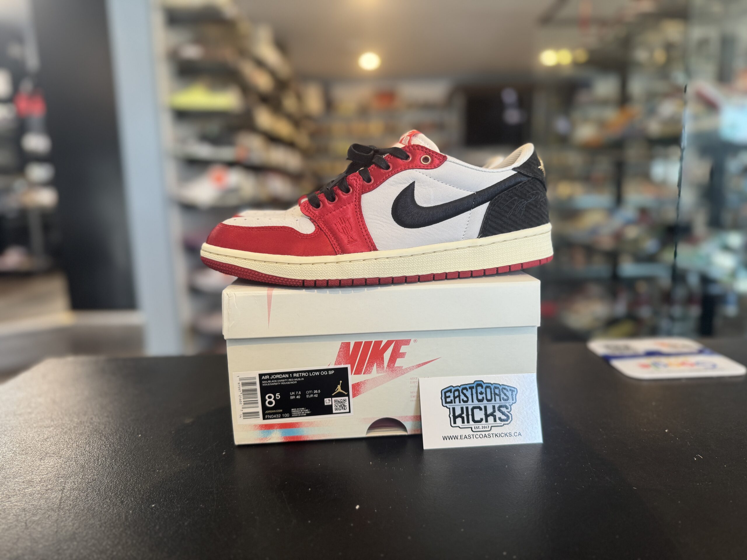 Preowned Jordan 1 Low OG Trophy Room Rookie Card Away Size 8.5
