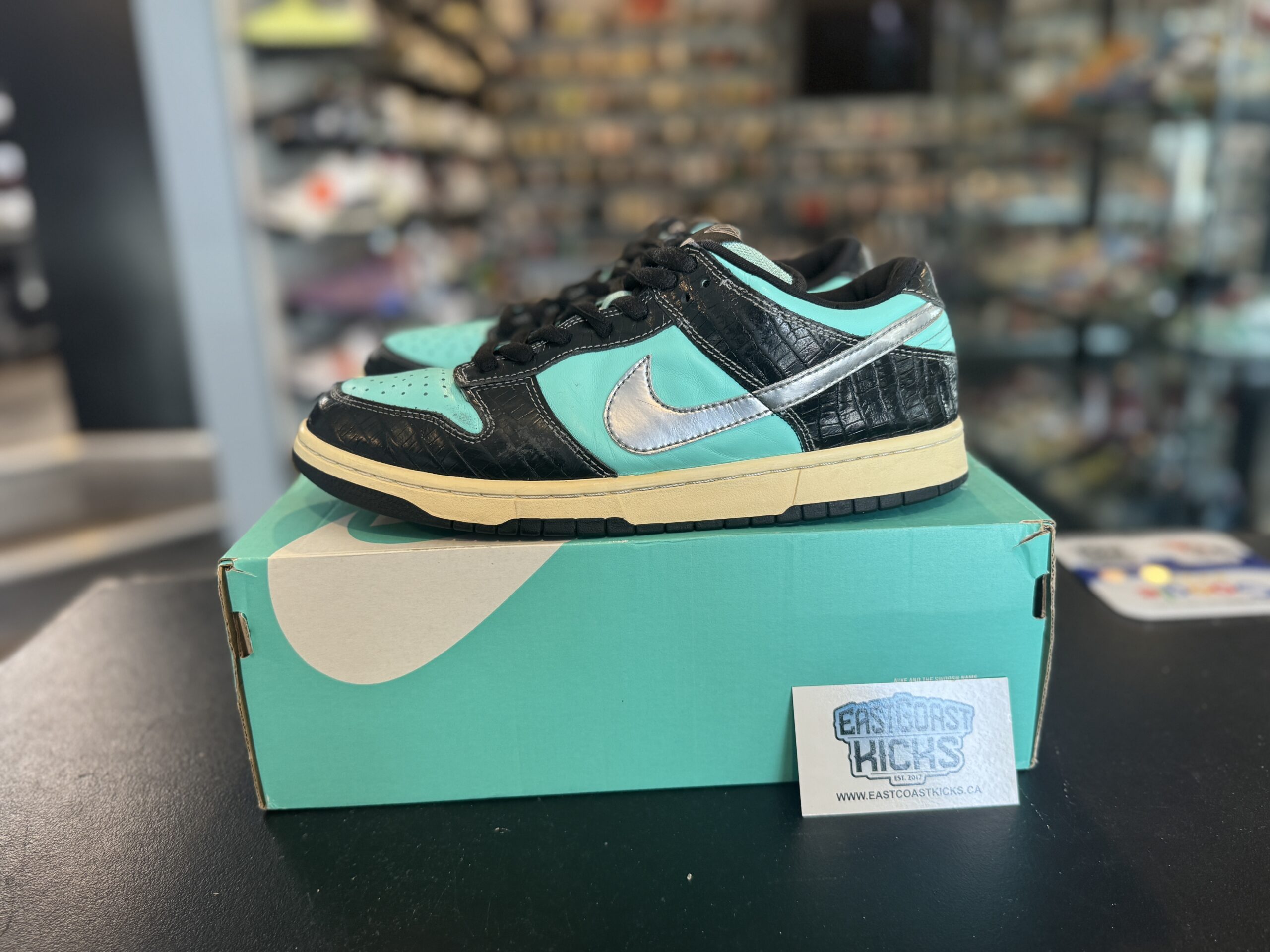 Preowned Nike SB Dunk Low Diamond Supply Co. Size 10