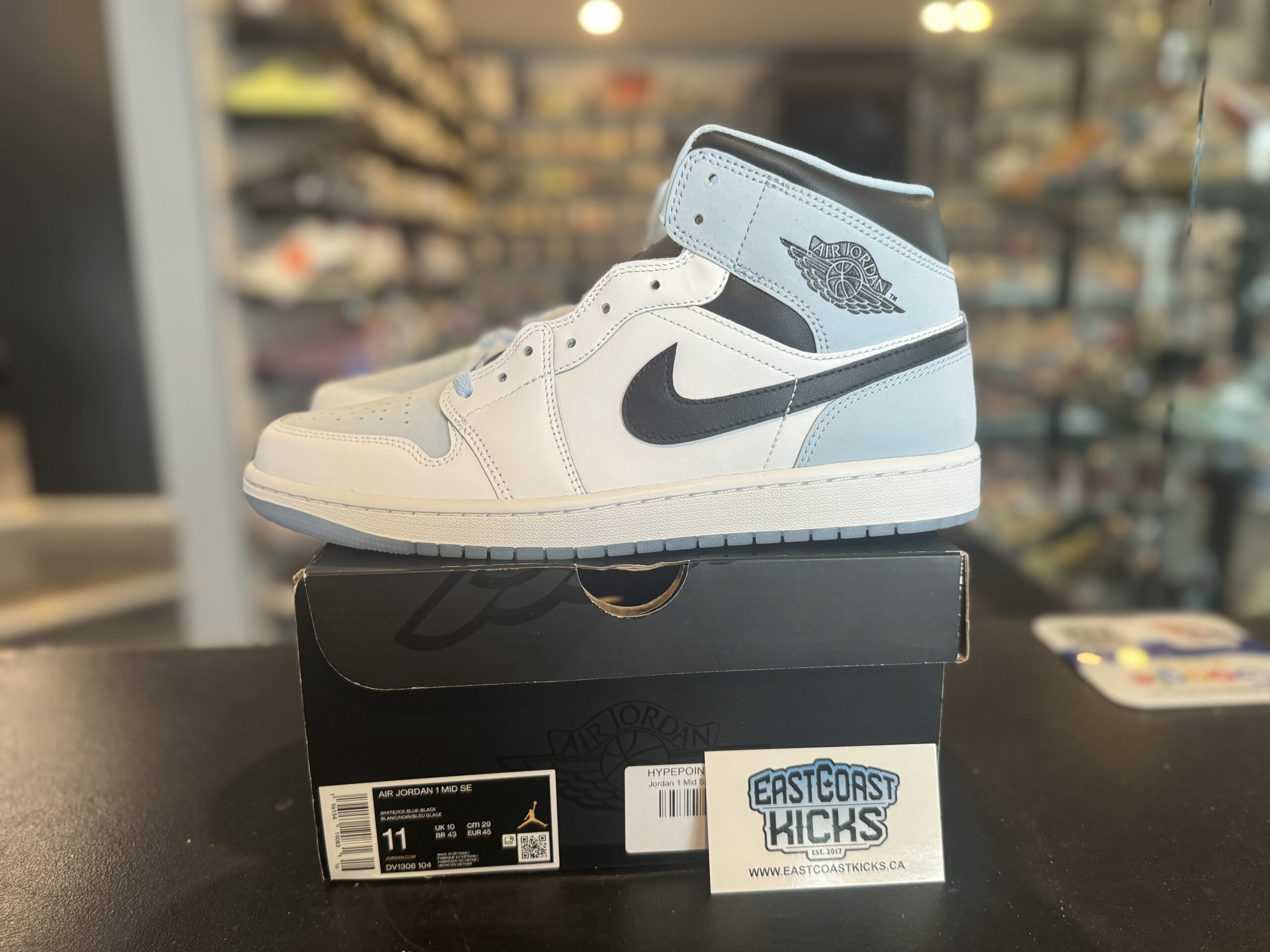 Preowned Jordan 1 Mid SE Ice Blue Size 11 (Sun Damage)