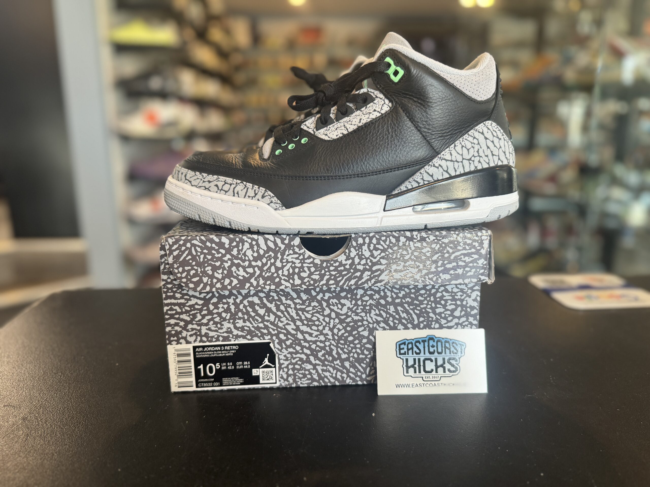 Preowned Jordan 3 Retro Green Glow Size 10.5