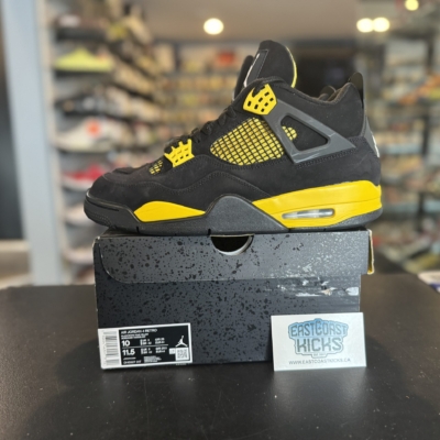 Preowned Jordan 4 Retro Thunder Size 10