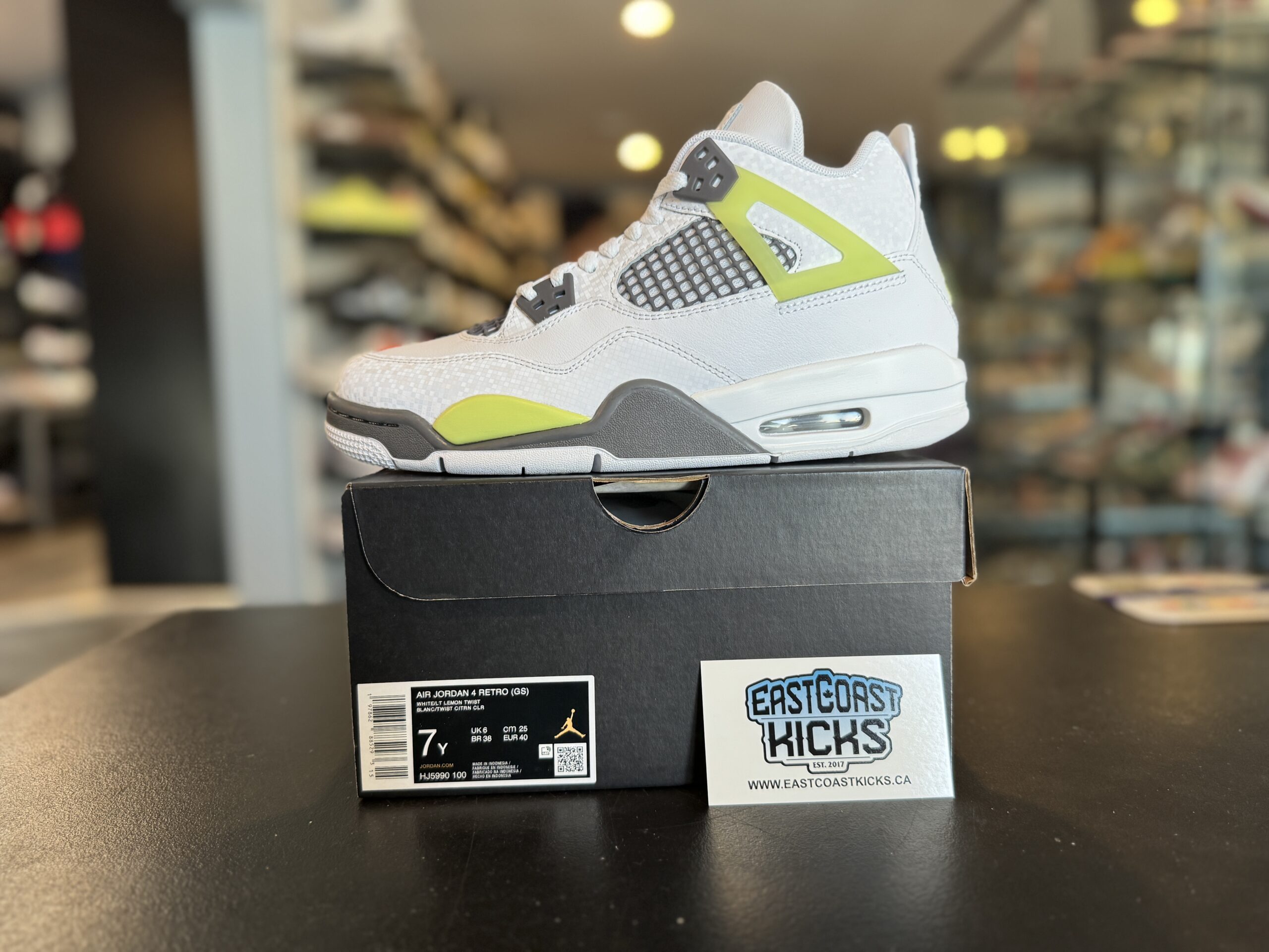 Jordan 4 Retro Light Lemon Twist Size 7Y