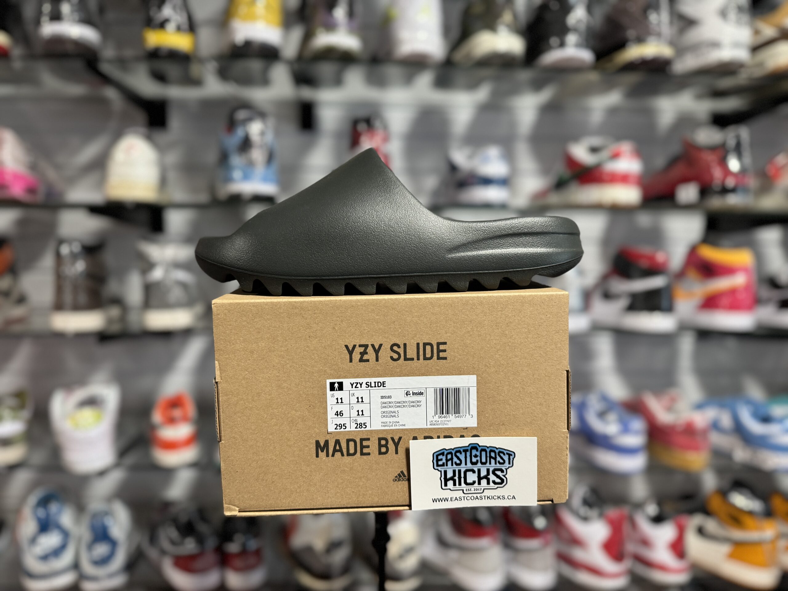 Adidas Yeezy Slide Dark Onyx Size 11