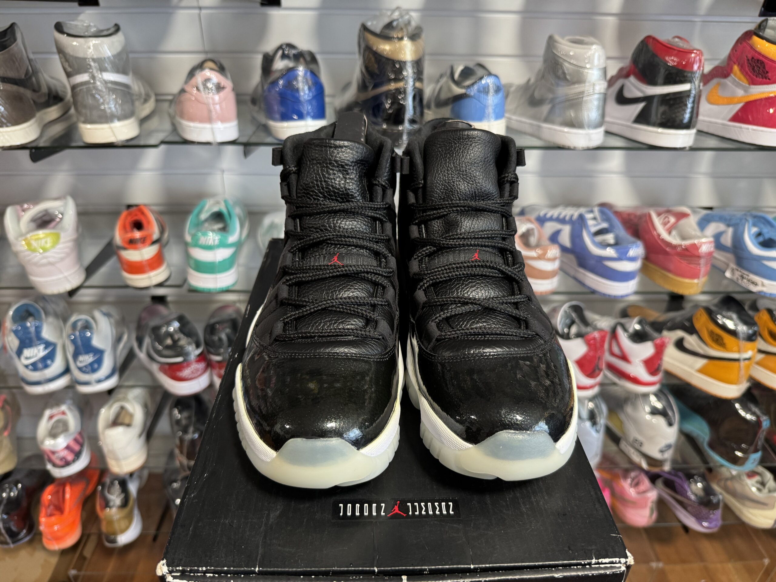Preowned Jordan 11 Retro 72-10 Size 11 - Image 2