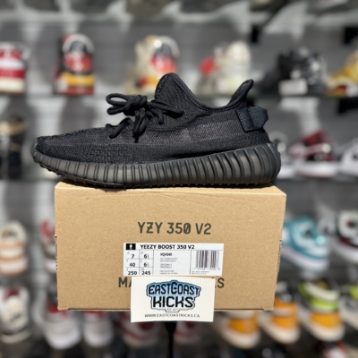 Adidas Yeezy Boost 350 V2 Onyx Size 7