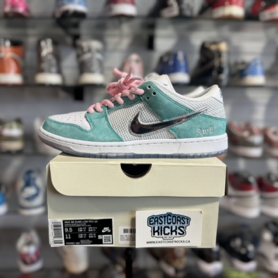 Preowned Nike SB Dunk Low April Skateboards Size 9.5