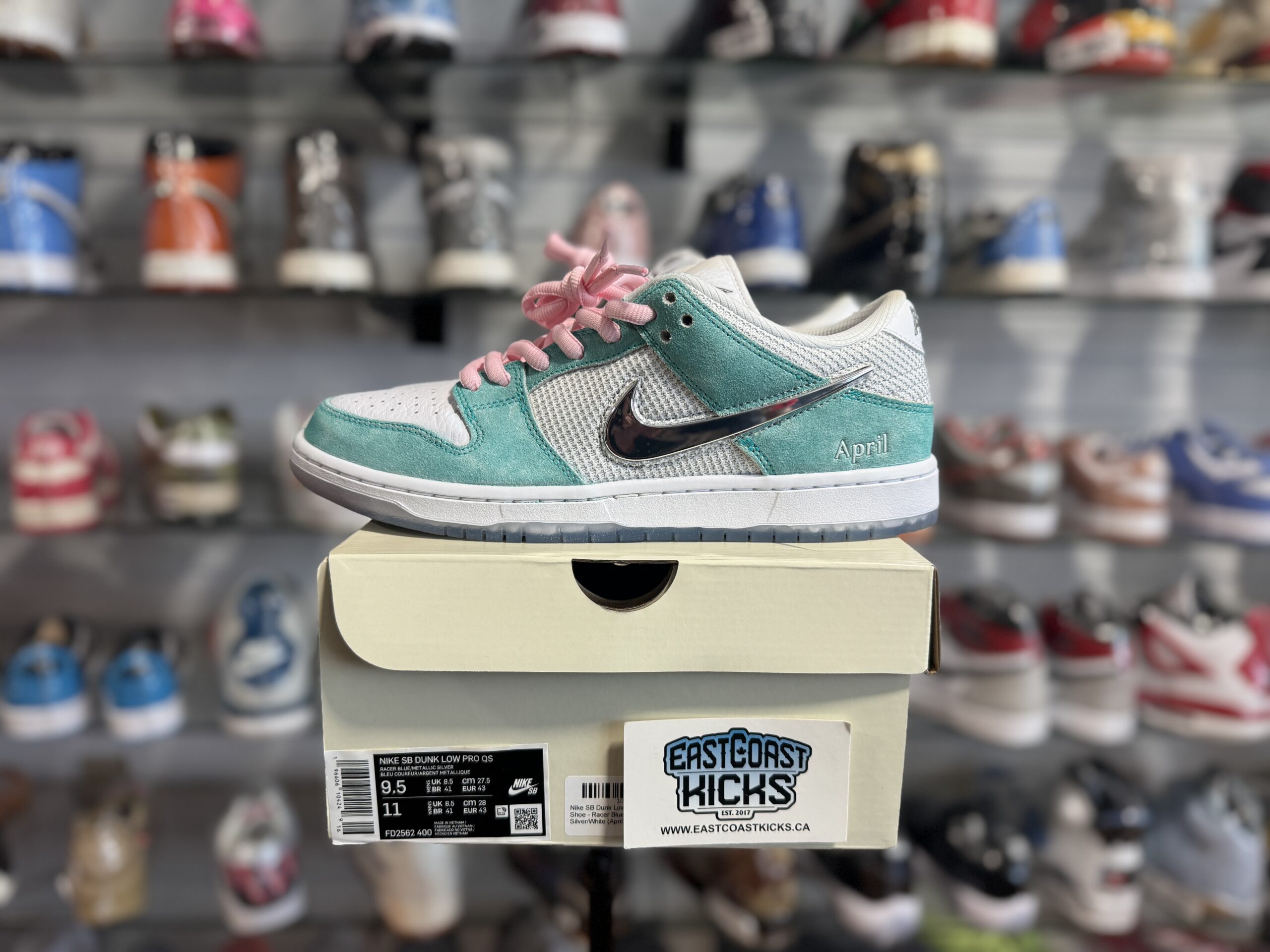 Preowned Nike SB Dunk Low April Skateboards Size 9.5