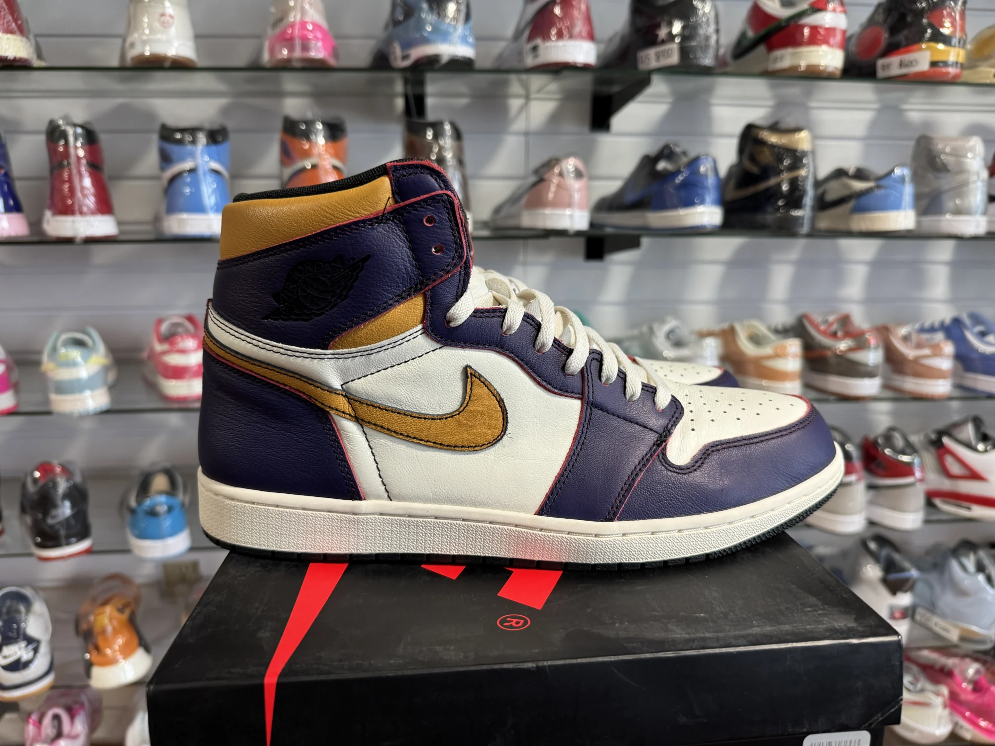 Preowned Jordan 1 High Defiant SB LA to Chicago Size 13 - Image 3
