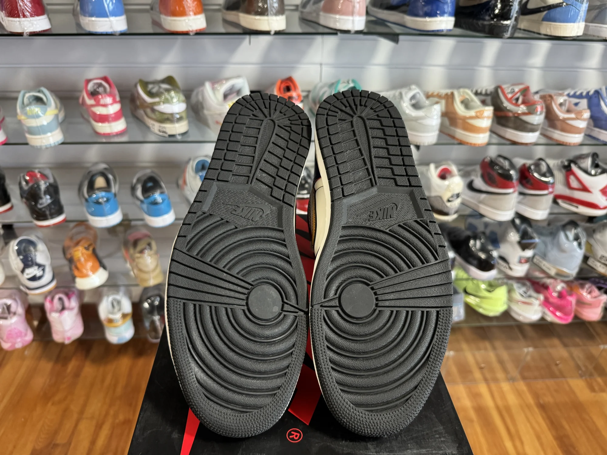 Preowned Jordan 1 High Defiant SB LA to Chicago Size 13 - Image 4