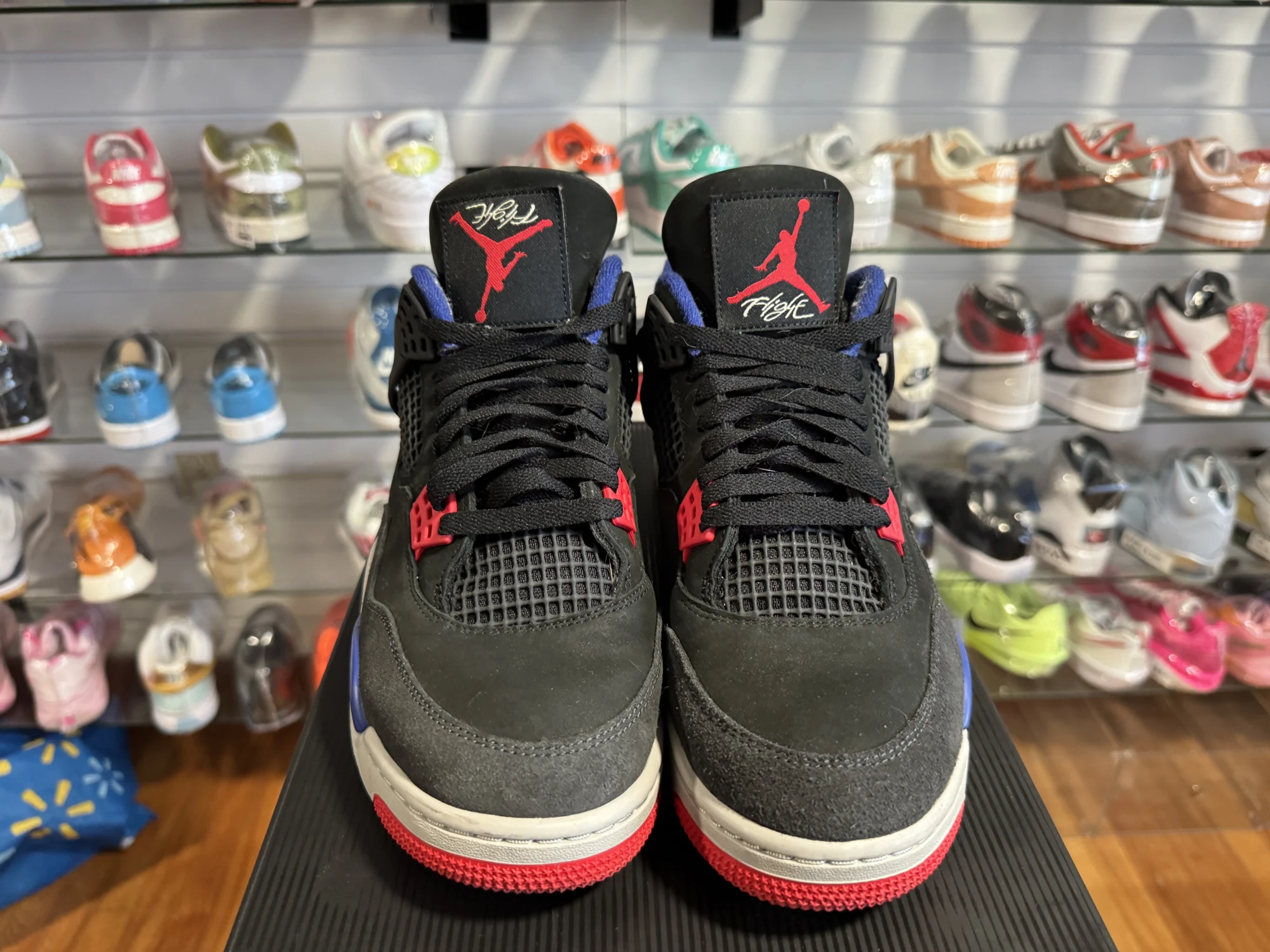 Preowned Jordan 4 Retro Rare Air Size 10.5 - Image 2